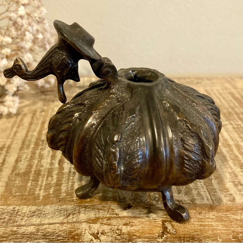 Vintage Ornate Footed Metal Inkwell with Rooster Lid - Picture 11 of 16